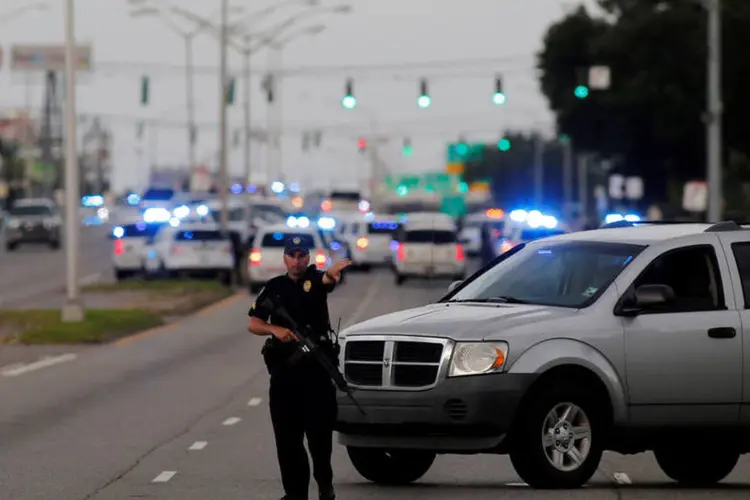
	Atirador: dois agentes do Departamento de Pol&iacute;cia de Baton Rouge e um assistente de xerife foram mortos
 (Joe Penney / Reuters)