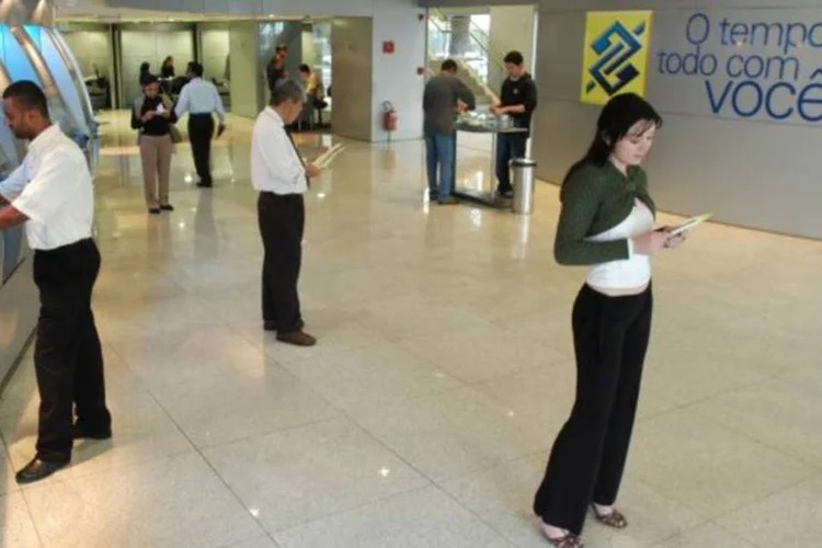 
	Ag&ecirc;ncia do BB: pap&eacute;is est&atilde;o em queda desde sexta-feira por conta da redu&ccedil;&atilde;o de tarifas
 (Lia Lubambo / Exame)
