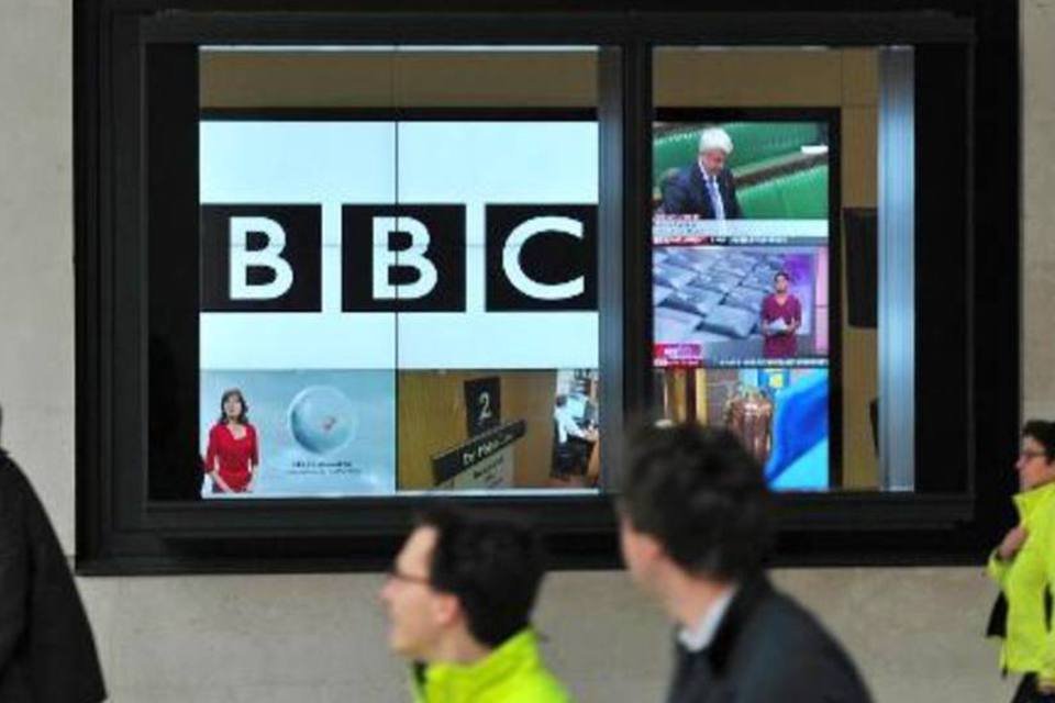 Ex-apresentador da BBC confessa ter abusado de 11 menores