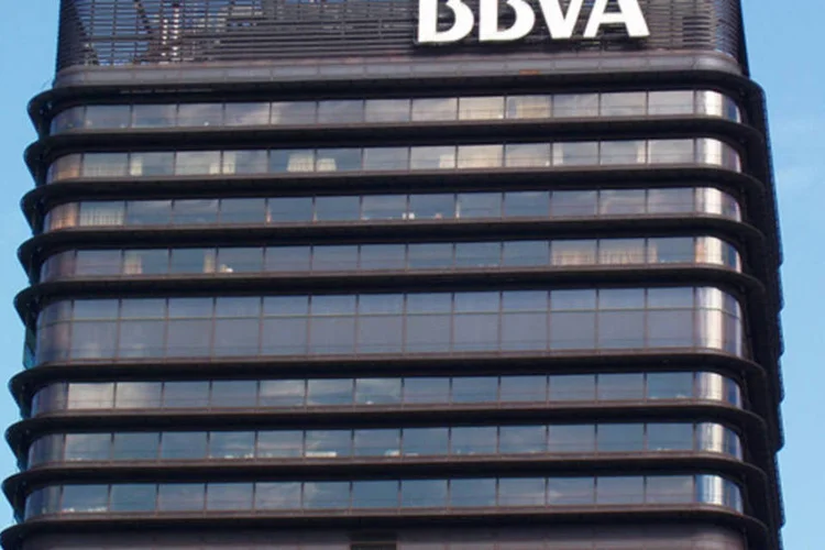 
	Logo do banco BBVA em pr&eacute;dio de Madri: resultados do BBVA ecoaram os do Santander na quinta-feira, que mostraram sinais de que as atividades de cr&eacute;dito dos bancos espanh&oacute;is est&atilde;o se recuperando
 (Cristina Arias/Getty Images)