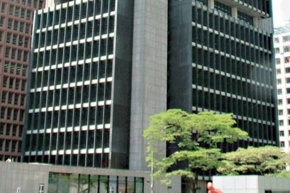 Bancários fazem manifestação em frente ao Banco Central