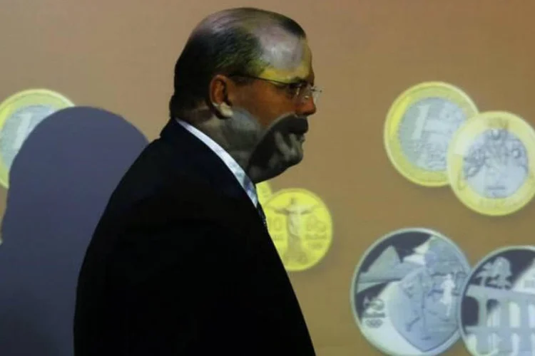 
	Presidente do Banco Central: Alexandre Tombini disse que todos os instrumentos est&atilde;o &agrave; disposi&ccedil;&atilde;o e que reservas &ldquo;podem e devem&rdquo; ser utilizadas
 (Sergio Moraes/Reuters)