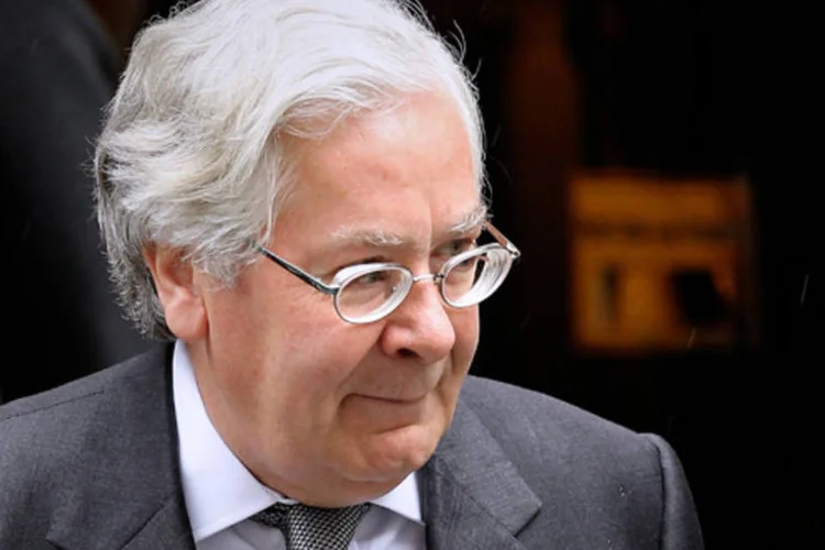 
	Mervyn King: presidente do BC foi uns do que votaram a favor de um aumento das compras de t&iacute;tulos do banco central para 400 bilh&otilde;es de libras, ante os atuais 375 bilh&otilde;es de libras
 (Peter Macdiarmid/Getty Images)