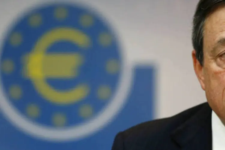 
	Mario Draghi, presidente do BCE: &quot;achamos que a decis&atilde;o de hoje beneficia todos, tamb&eacute;m os pa&iacute;ses fortes&quot;, disse
 (REUTERS/Kai Pfaffenbach)