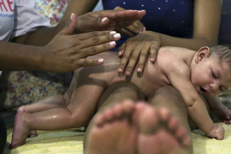 
	Zika: o v&iacute;rus da zika existe h&aacute; d&eacute;cadas, mas recentemente se tornou uma emerg&ecirc;ncia de sa&uacute;de por causa de sua associa&ccedil;&atilde;o com graves m&aacute;-forma&ccedil;&otilde;es em rec&eacute;m-nascidos
 (Paulo Whitaker / Reuters)
