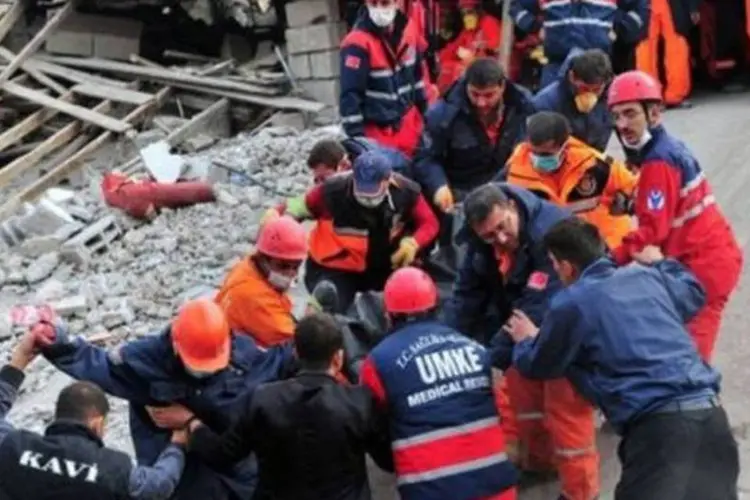 Terremoto na turquia: a imprensa do país não informou ainda sobre vítimas ou danos causados pelo novo terremoto (Mustafa Ozer/AFP)