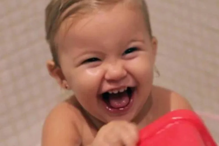 
	Beb&ecirc; ri em comercial da Volkswagen: Volkswagen surpreende com uma abordagem t&atilde;o humana
 (Reprodução)