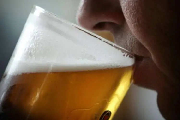 Beber cerveja (Christopher Furlong/Getty Images)