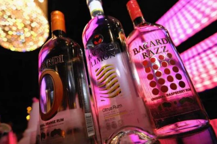 
	Bebidas da Bacardi: o volume de vendas de rum superpremium (mais de US$ 45 a garrafa) aumentou 414% nos EUA de 2003 a 2014
 (Dimitrios Kambouris/Getty Images)