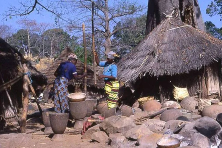 Vila em Bedik, no sudeste do Senegal: local entrou na lista dos Patrimônios da Unesco (Wikimedia Commons)