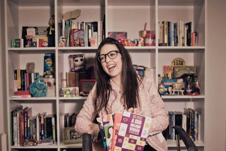 Bel Pesce: conhecida por ser a “menina do Vale do Silício”, Bel se tornou referência em empreendedorismo no Brasil por conta de seu currículo (Reprodução/Facebook)