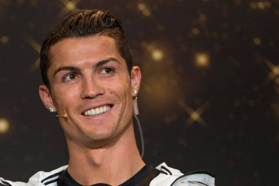 Cristiano Ronaldo abrirá hotel da marca CR7 em Paris