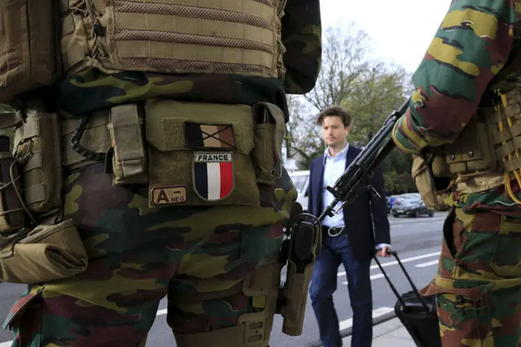 
	Soldado belga: Bazarouj foi detido em 30 de dezembro em Bruxelas ao mesmo tempo em que a pol&iacute;cia federal revistava sua casa
 (REUTERS/Pascal Rossignol)