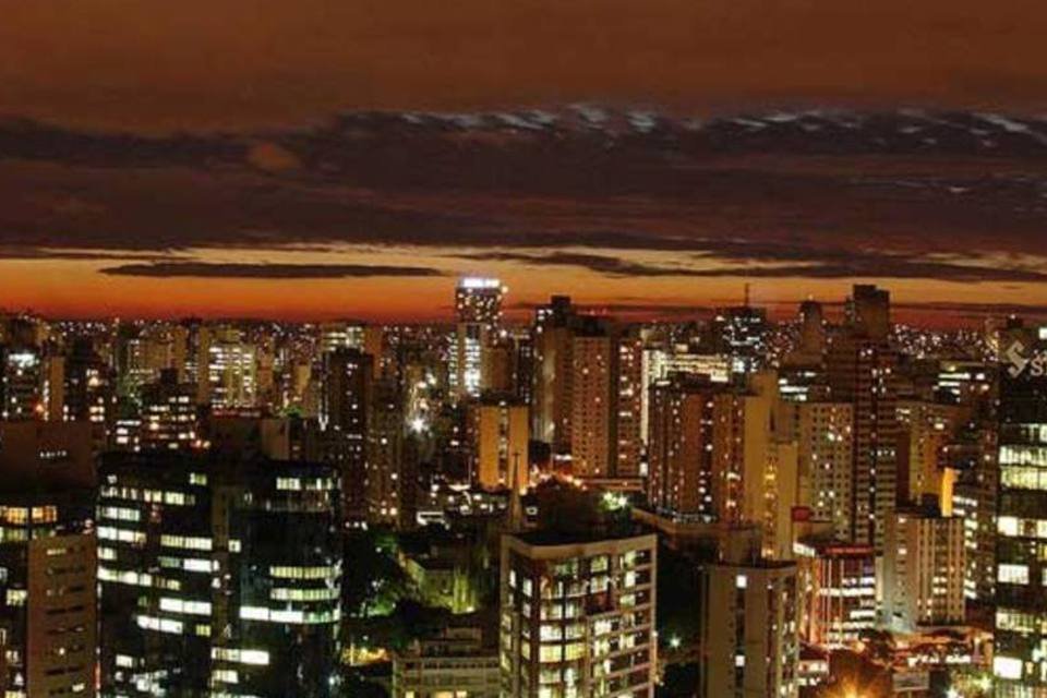 Prédio interditado desaba em Belo Horizonte