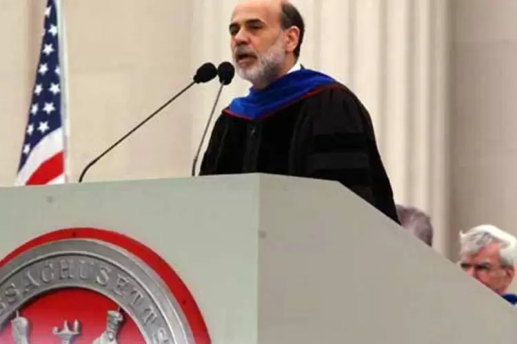 Ben Bernanke, Ph.D. pelo MIT em 1979 e Presidente do Federal Reserve Bank fala discursa para formandos do instituto (Darren McCollester/Getty Images)