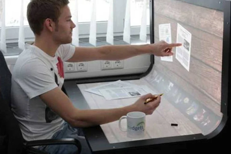 Estação de trabalho BendDesk, desenvolvida por pesquisadores alemães (DIVULGAÇÃO)