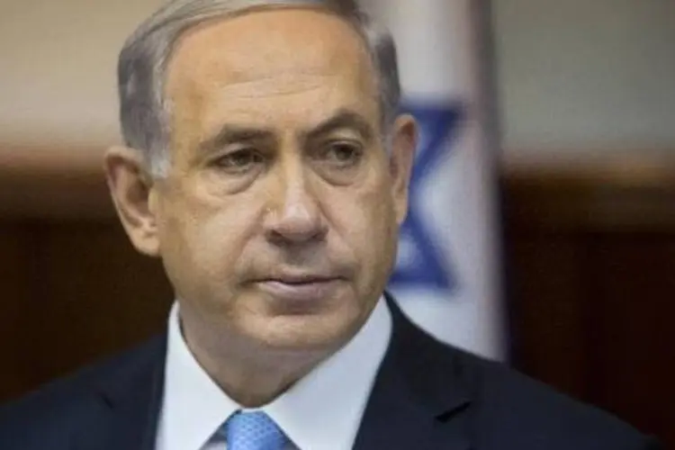 
	Benjamin Netanyahu: &quot;os eleitores &aacute;rabes est&atilde;o indo em massas &agrave;s urnas. Organiza&ccedil;&otilde;es de esquerda est&atilde;o os transportando&quot;
 (Sebastian Scheiner/AFP)