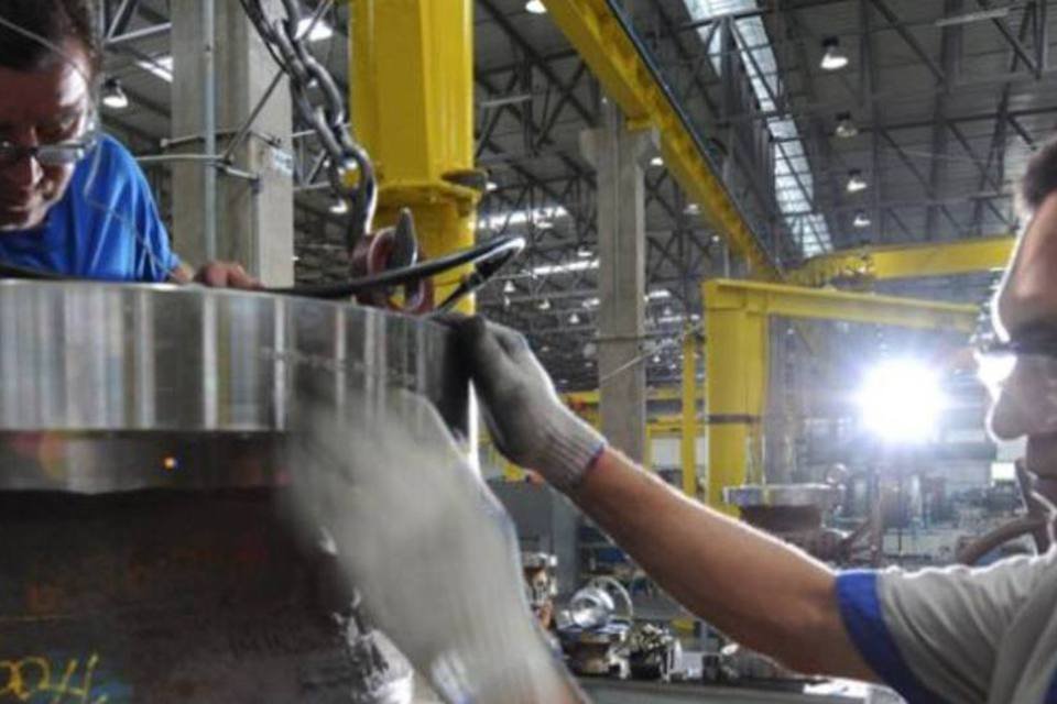 Indústria brasileira fecha 2011 com crescimento de 0,3%