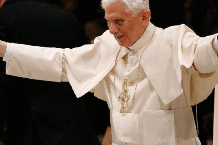 
	Bento XVI, o Papa que renunciou ao cargo:&nbsp;Joseph Ratzinger renunciar&aacute; ao pontificado &agrave;s 20h locais de Roma (16h de Bras&iacute;lia) do dia 28 de fevereiro.
 (REUTERS/Stefano Rellandini)