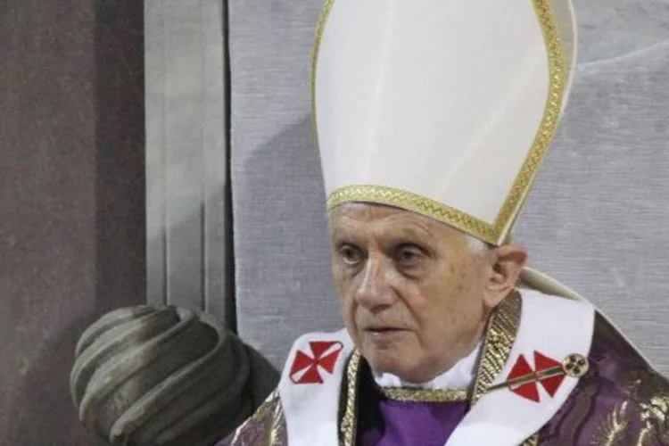 Bento XVI aceitou a renúncia de acordo com o código de direito canônico (Pool/Getty Images)