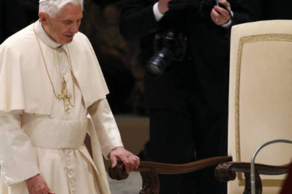 Bento XVI pede orações à Igreja "neste particular momento"