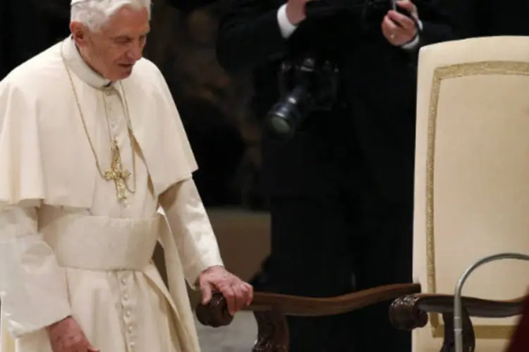 
	O papa Bento XVII em sua &uacute;ltima apari&ccedil;&atilde;o p&uacute;blica, em 13 de fevereiro de 2013
 (REUTERS/Stefano Rellandini)
