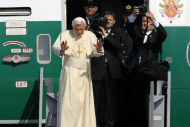 Está previsto que o papa se reúna esta tarde com Raúl Castro (AFP)