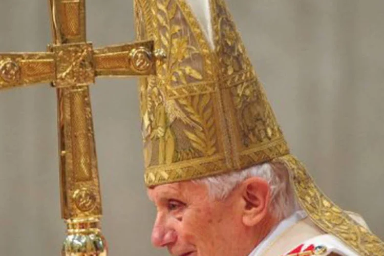 O Papa Bento XVI: 'sinto uma grande preocupação pela população dos países que ainda passam por conflitos e violências, em particular a Síria' (Alberto Pizzoli/AFP)