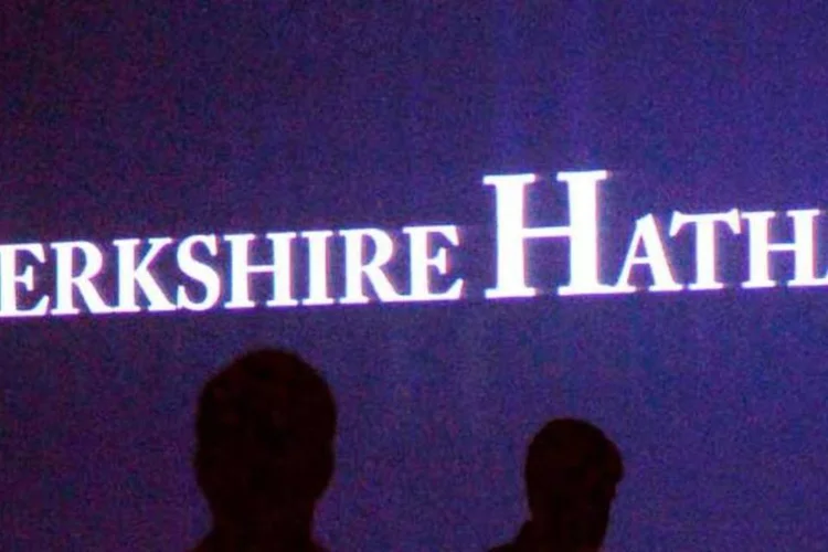 Warren Buffett e Charlie Munger na reunião anual da Berkshire Hathaway (BERK34) (Rick Wilking/Reuters)