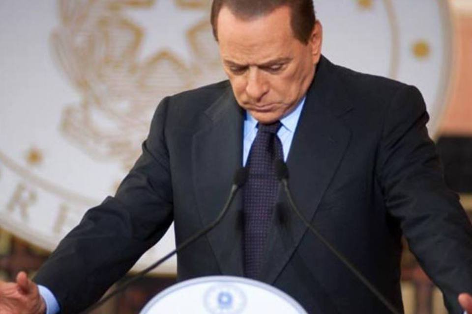 Saída de Berlusconi alivia mercados