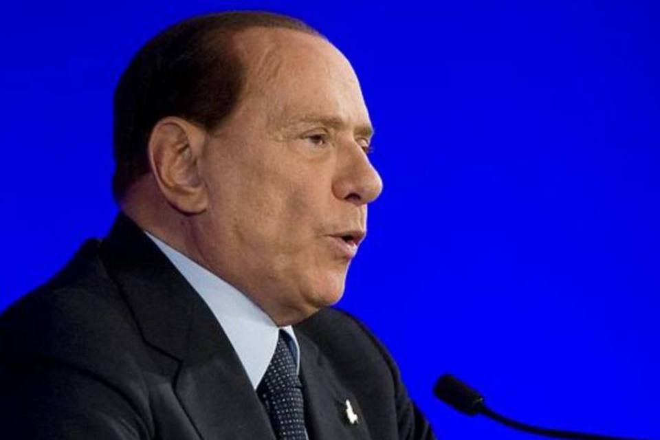 Berlusconi diz que renunciará após aprovar Orçamento