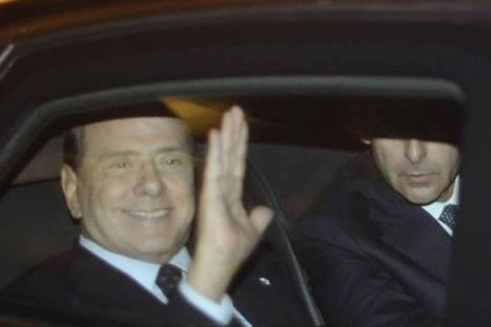 Silvio Berlusconi foi recebido entre vaias no Palácio do Quirinal, na renúncia
