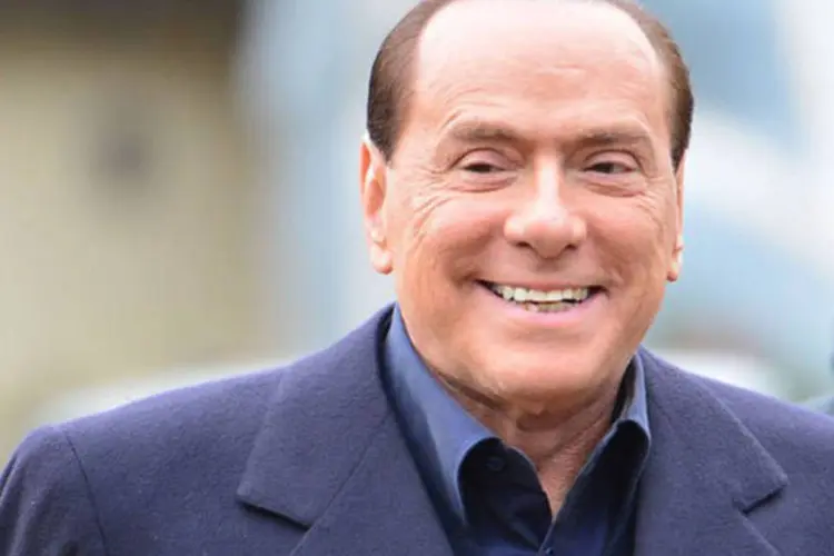 
	Silvio Berlusconi: o l&iacute;der do PDL, de 76 anos, que responde a v&aacute;rios processos na justi&ccedil;a, mostrou-se otimista para alcan&ccedil;ar uma alian&ccedil;a com o partido antieropeu Liga Norte
 (Giuseppe Cacace/AFP)