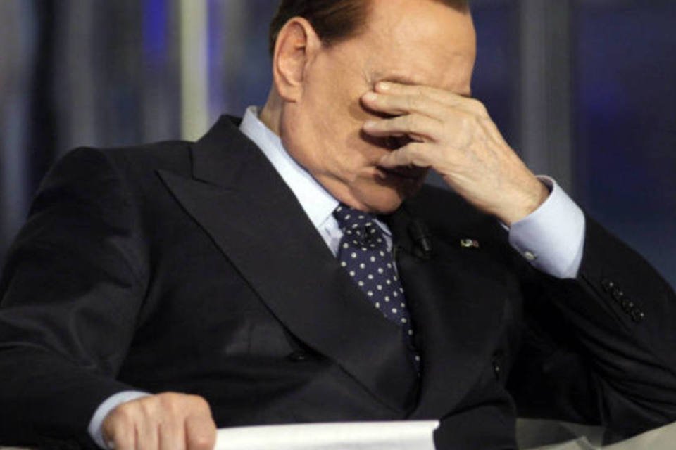 Berlusconi é internado em Milão com infecção nos olhos