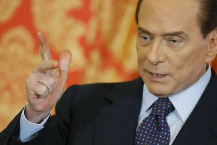 
	Silvio Berlusconi: ex-premi&ecirc; dever&aacute; apoiar a candidatura de Maroni &agrave; Presid&ecirc;ncia da regi&atilde;o da Lombardia, no norte do pa&iacute;s
 (REUTERS/Alessandro Garofalo)