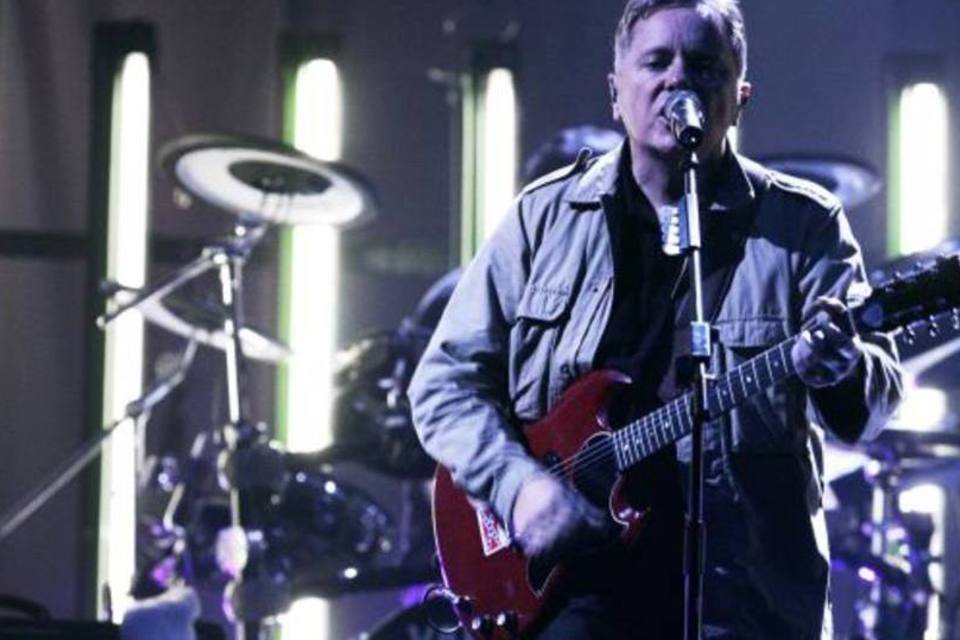 New Order faz show curto e decepciona fãs em SP