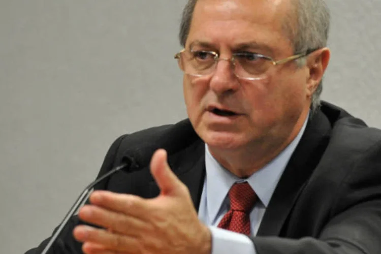 
	Paulo Bernardo: ele chama de &quot;frenesi do mercado&quot; a tend&ecirc;ncia a fus&otilde;es
 (Antonio Cruz/ABr)