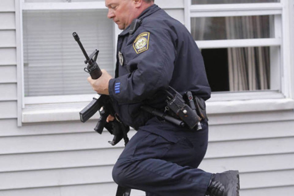 
	Policiais fecham cerco a suspeitos de explos&otilde;es em Boston:&nbsp;&quot;Sean era um desses meninos que realmente via o trabalho de policial como um chamado. Nasceu para ser policial&quot;, disse o chefe de Pol&iacute;cia do MIT, John DiFava.
 (REUTERS/Jessica Rinaldi)