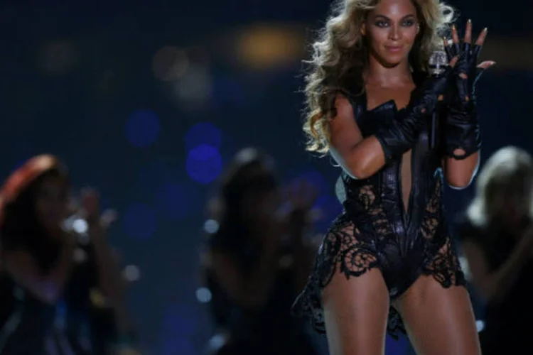 
	Beyonc&eacute;: cantora norte-americana havia quebrado outro recorde, mais de 617 mil c&oacute;pias vendidas no final de semana, o maior registrado na loja virtual
 (REUTERS/Jeff Haynes)