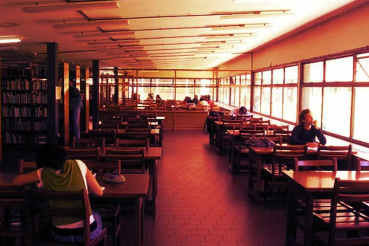 Biblioteca  (Morgue File)