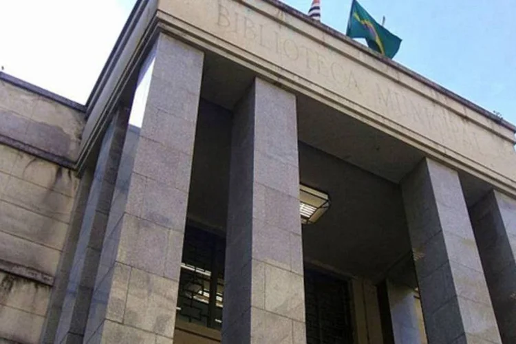 
	Biblioteca M&aacute;rio de Andrade: a entrada da tecnologia num dos ambientes mais tradicionais do Centro de S&atilde;o Paulo, com 90 anos de hist&oacute;ria, marca uma fase de moderniza&ccedil;&atilde;o e aproxima&ccedil;&atilde;o com o p&uacute;blico jovem
 (Wikimedia Commons)