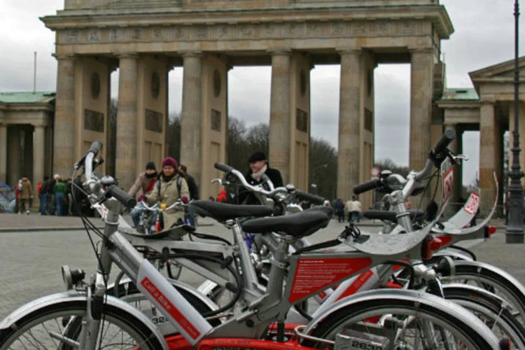 A proporção de bicicletas e habitantes hoje é bastante favorável em Berlim (Wikimedia Commons)