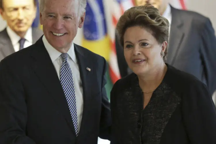A presidenta Dilma Rousseff recebe o vice-presidente dos Estados Unidos, Joe Biden: Biden ressaltou que é necessário buscar a consolidação das metas definidas entre Estados Unidos e Brasil. (REUTERS/Ueslei Marcelino)