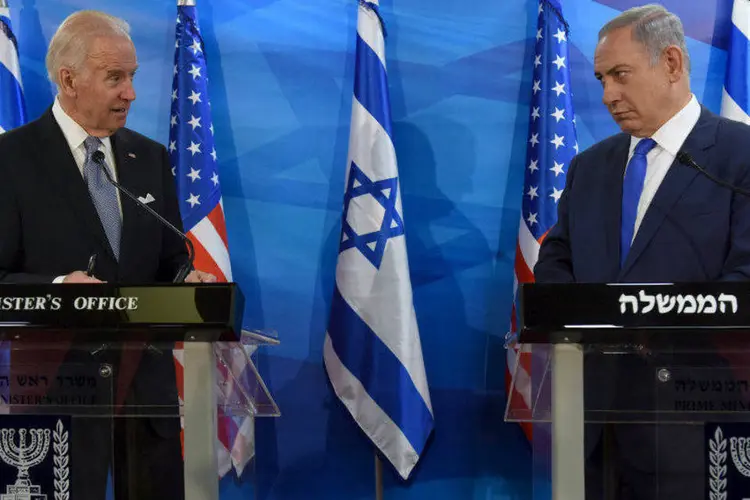 
	O vice-presidente dos EUA, Joe Biden, discursa ao lado do primeiro-ministro de Israel Benjamin Netanyahu
 (Debbie Hill/Reuters)