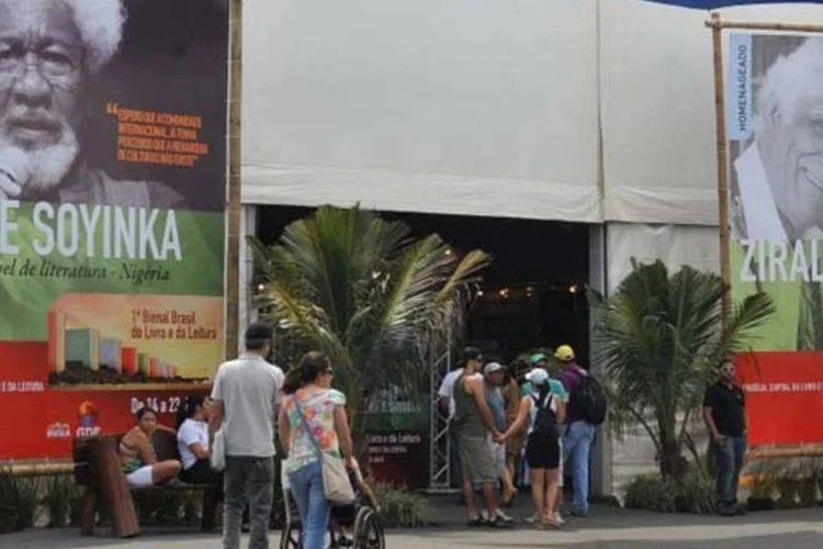 Brasília - 1ª Bienal Brasil do Livro e da Leitura atrai grande público à Esplanada dos Ministérios no dia de abertura  (Elza Fiúza/ABr)