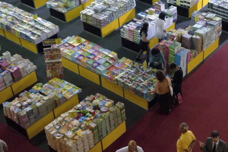 Centésima Bienal do Livro de SP: a organização calculou para a realização da bienal um investimento de R$ 32 milhões e espera a presença de aproximadamente 800 mil visitantes (Marcelo Camargo/ABr)