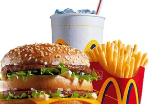 Imagem referente à matéria: BigMac de frango e hambúrguer de batata: conheça os diferentes lanches do Méqui ao redor do mundo