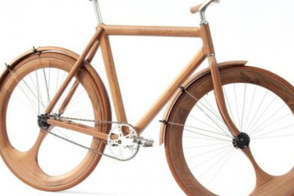 Designer holandês cria bicicleta inteiramente de madeira