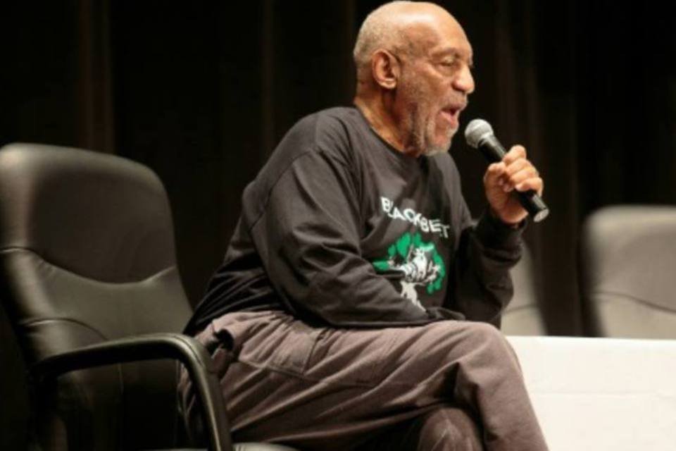 Cosby admite que drogou mulher para ter relações sexuais