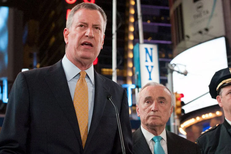 
	Prefeito de Nova York, Bill de Blasio, e comiss&aacute;rio de pol&iacute;cia da cidade, William Bratton: &quot;n&atilde;o h&aacute; nenhuma amea&ccedil;a digna de cr&eacute;dito&quot;
 (REUTERS/Stephanie Keith)